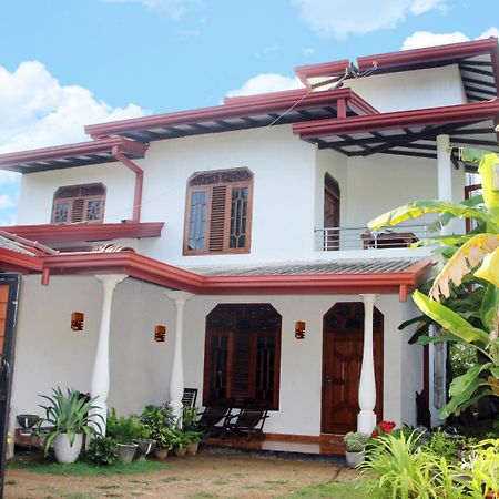 Masith Guest House ウナワトゥナ エクステリア 写真